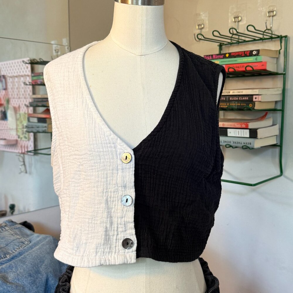 Fashion Brand Company Black and White Tank Top